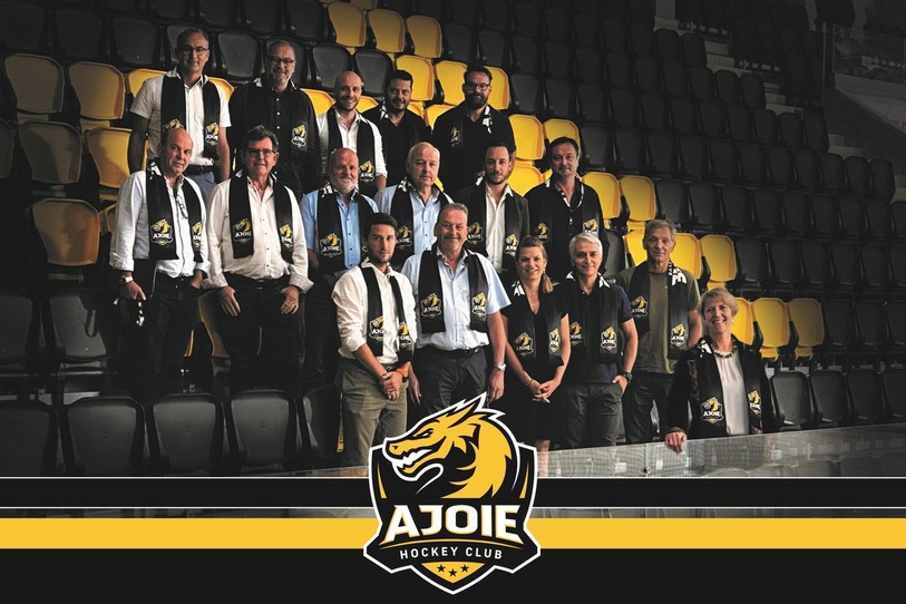 Le comité stratégique du HC Ajoie pose avec le comité directeur (photo : HC Ajoie).