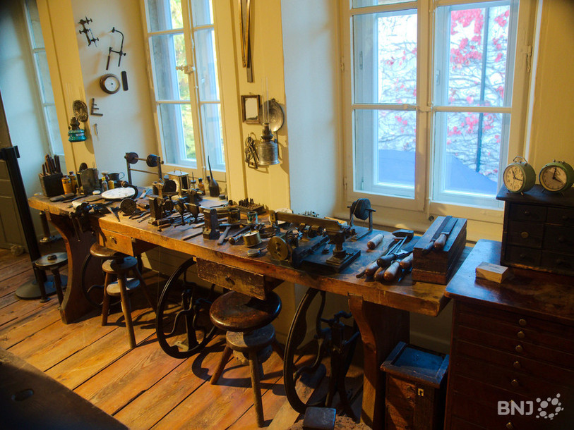 L'atelier du paysan-horloger Albert Bernet au Musée régional du Val-de-Travers.