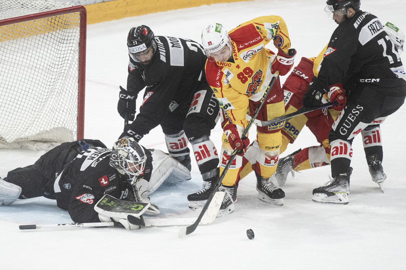 Tino Kessler, auteur d'un doublé, tout proche dans les derniers instants d'inscrire le 6-5 qui aurait permis au HCB de terminer 1er de la saison régulière. (Photo : KEYSTONE/Ti-Press/Pablo Gianinazzi)
