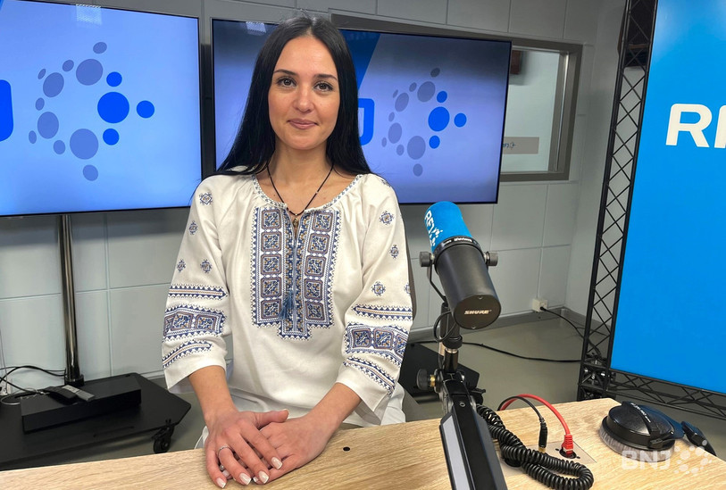 Olha Kuzemko a fui la guerre en Ukraine avec sa fille de 10 ans. Elle est arrivée dans le Jura l'été dernier et témoigne de la condition des femmes dans son pays.