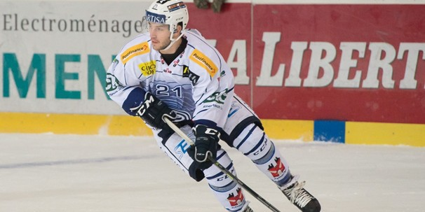 Jason Fuchs va troquer le maillot d'Ambri pour celui du HC Bienne (photo : www.ehcb.ch)