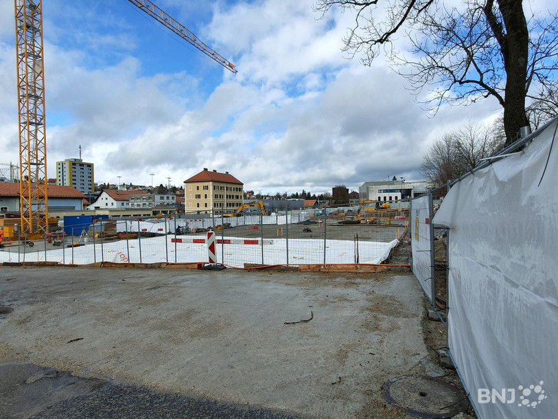 Le chantier de construction du parking a repris à l'emplacement de l'ancienne place des forains.