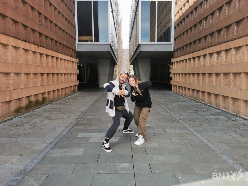 Maurizio Mandorino (à gauche) et Caly Graf (à droite) font partie du comité d’organisation de la 21e édition du Dance Contest qui aura lieu le vendredi 24 mars au Centre des-Deux-Thielles au Landeron.