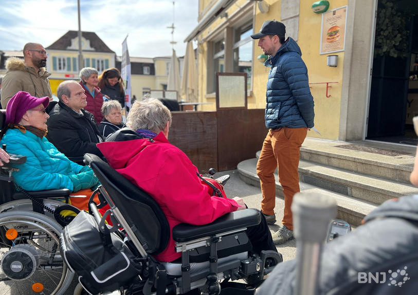 La discussion entre les membres de l'Association suisse des paralysés et le gérant Mathieu Chapuis a été cordiale et constructive.