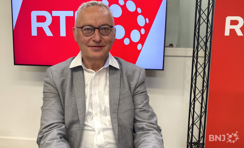 Le docteur en management Andreas Jurt analyse la situation de Credit Suisse dans La Matinale.