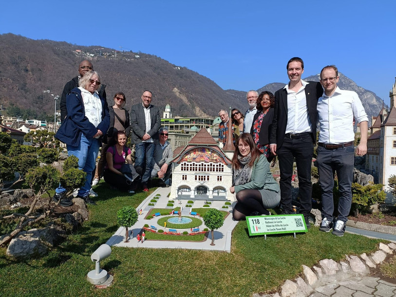 L'inauguration s'est déroulée en présence du président de la ville Cédric Dupraz et de son collègue du Conseil communal Miguel Perez. (photo : Ville du Locle)
