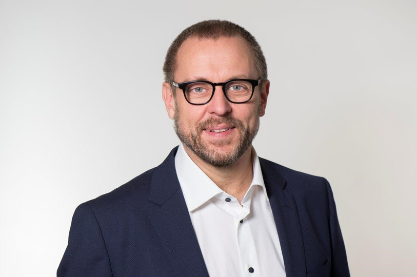 Rémy Defilippis, le directeur de la banque Clientis à Courtelary. (Photo : Clientis).