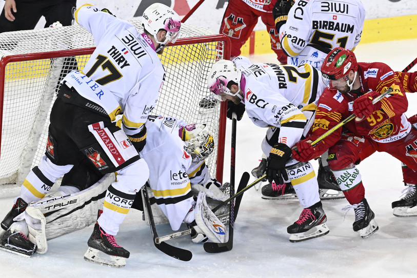 Il y a danger devant la cage de Tim Wolf (photo : Keystone/Marcel Bieri).