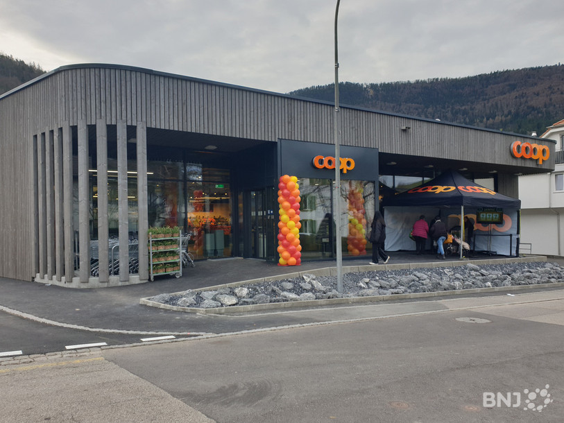 Après plus d’une année de travaux, la Coop à Sonceboz a repris du service.