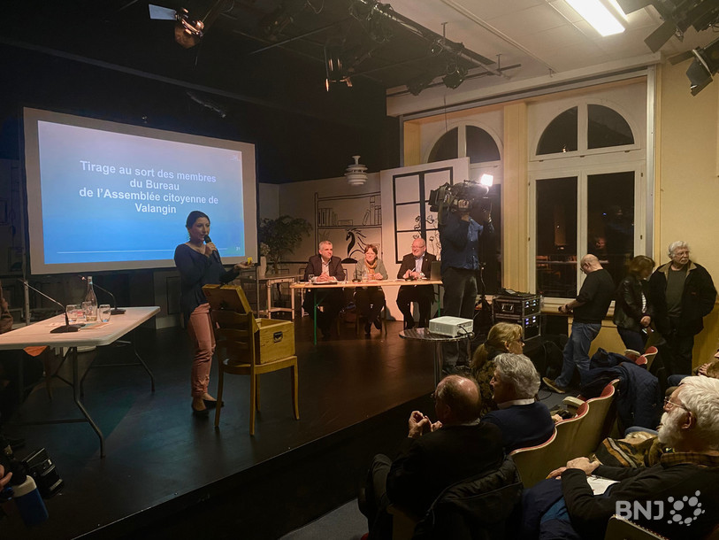 L'élection par tirage au sort du bureau a été le moment fort de cette première assemblée citoyenne.