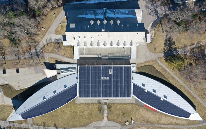 Voilà à quoi ressemblera la future installation photovoltaïque de La Clinique Le Noirmont. (Image: La Clinique Le Noirmont)