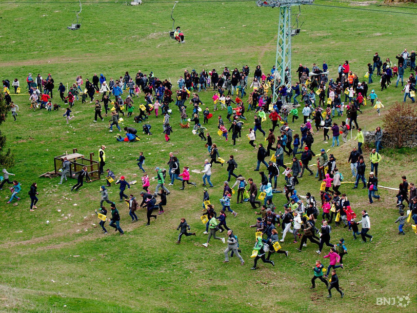 A la Robella, plus de 1000 personnes participent généralement à la grande course aux oeufs. (Archives : Pierre Boldt)