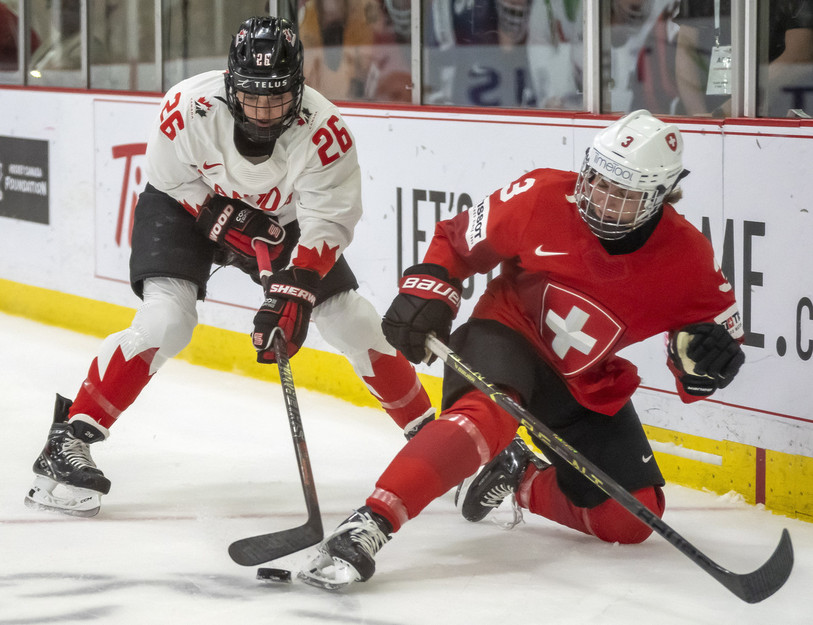 Sarah Forster (à droite) et l'équipe de Suisse ont dû, une fois de plus, se contenter de la 4e place. (Photo : Frank Gunn/The Canadian Press via AP)
