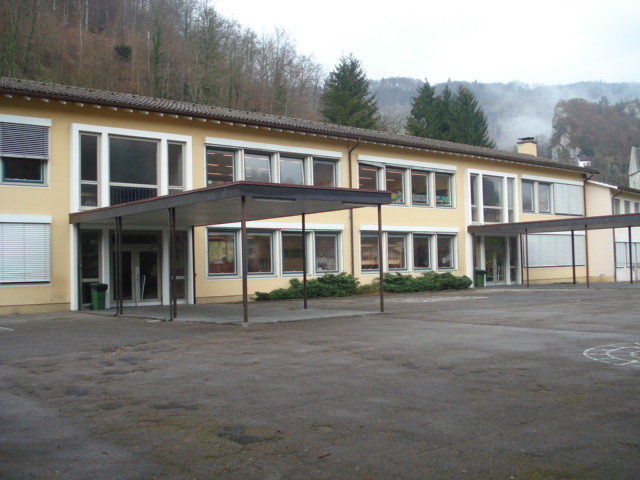 L'école primaire de St-Ursanne devrait prochainement faire peau neuve. (Photo: commune de Clos du Doubs)