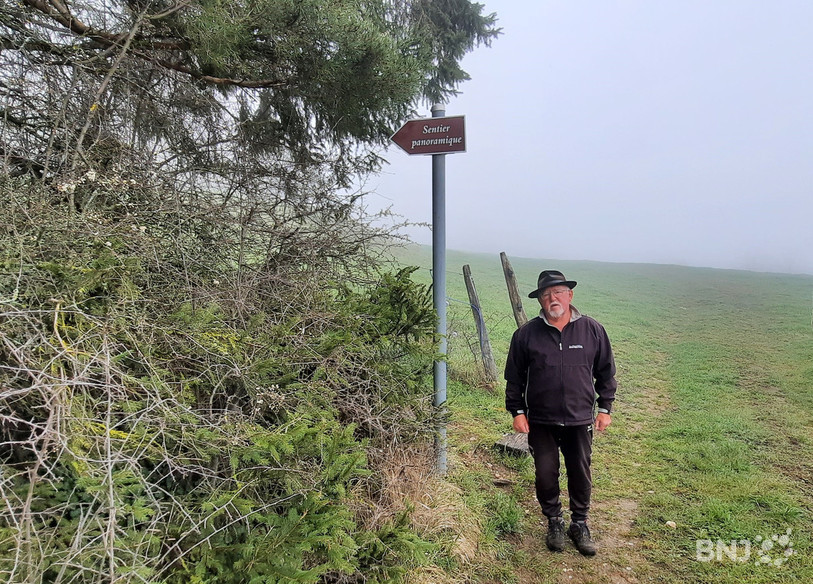 Marcel Odiet s'occupe du sentier panoramique de Pleigne et l'arpente même lorsque le brouillard est dense !