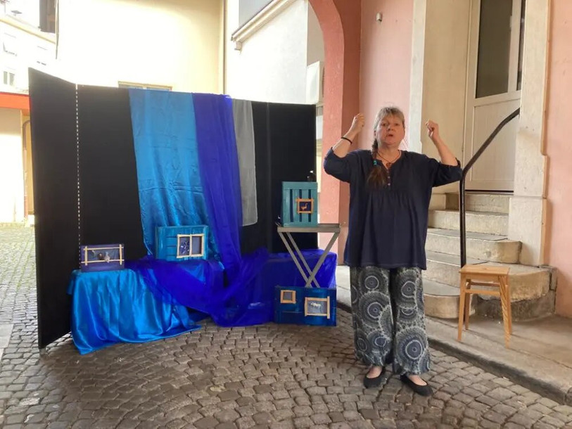 Sylvia Moritz, ici lors de la 4e édition prévôtoise du marathon de contes organisé par l'Association des conteuses et conteurs du Jura, participera encore cette année. (Photo : Association des conteuses et conteurs du Jura)