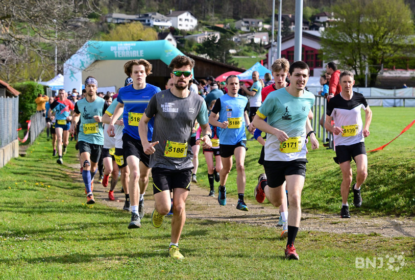 Les Courses du Mont-Terribles ont battu leur record d'affluence avec 1'546 coureurs venus pendant le week-end à Fontenais. (Photo : Georges Henz).