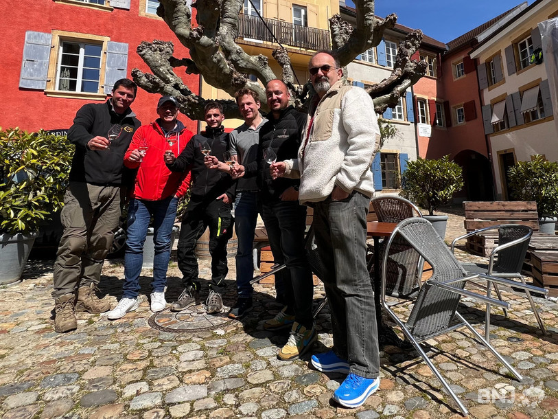 Les encaveurs d'Auvernier attendent les amateurs de vin qui auront notamment droit à un bon de 15 francs compris dans leur billet payant. 