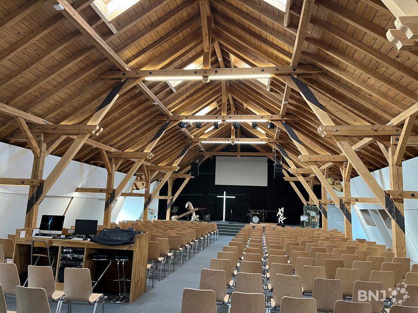 La grande salle polyvalente de l'EEMT peut accueillir jusqu'à 400 personnes.