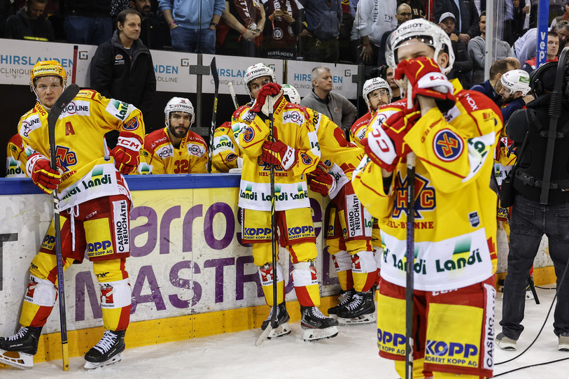 Le 27 avril dernier sur la glace de Genève, la tristesse se lisait sur les visages du HC Bienne (photo : KEYSTONE/Salvatore Di Nolfi).