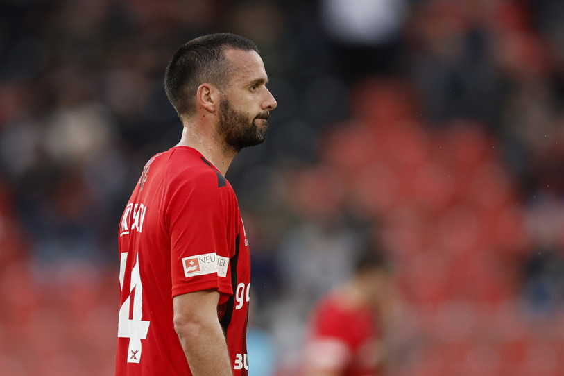L'attaquant de Neuchâtel Xamax Raphaël Nuzzolo devrait donc disputer le dernier match de sa carrière à La Maladière (photo : KEYSTONE/Peter Klaunzer).