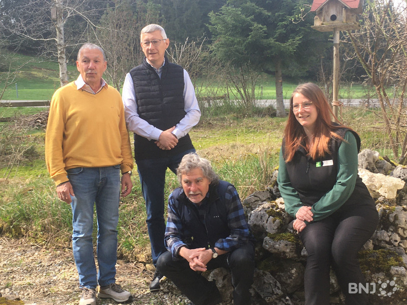 Les trois institutions qui organisent la Fête des anniversaires sont prêtes à accueillir le public (de gauche à droite : Claude Schaffter, président de la Fondation Les Cerlatez, Régis Borruat, directeur du Parc du Doubs, André Schaffter, président de l’Association des naturalistes francs-montagnards, et Delphine Devenoges, directrice du Centre Nature Les Cerlatez)