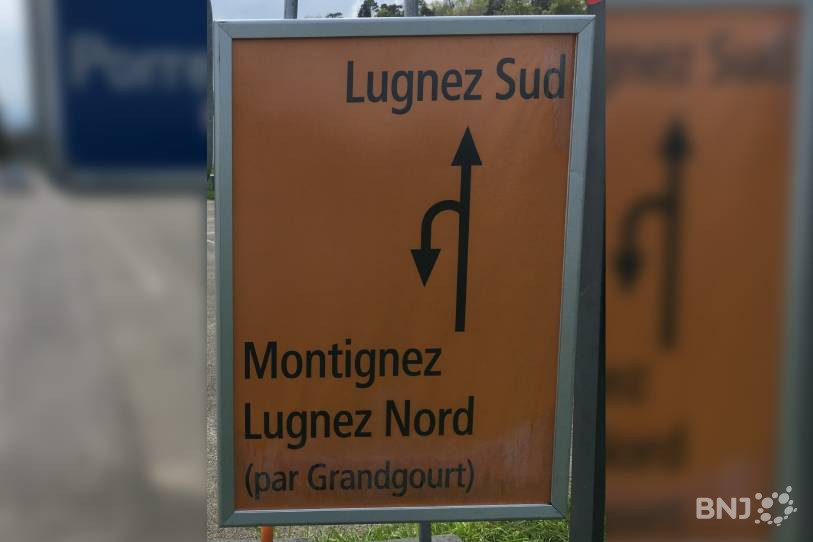 Lugnez entre dans la cour des grands avec deux directions différentes pour accéder au village.