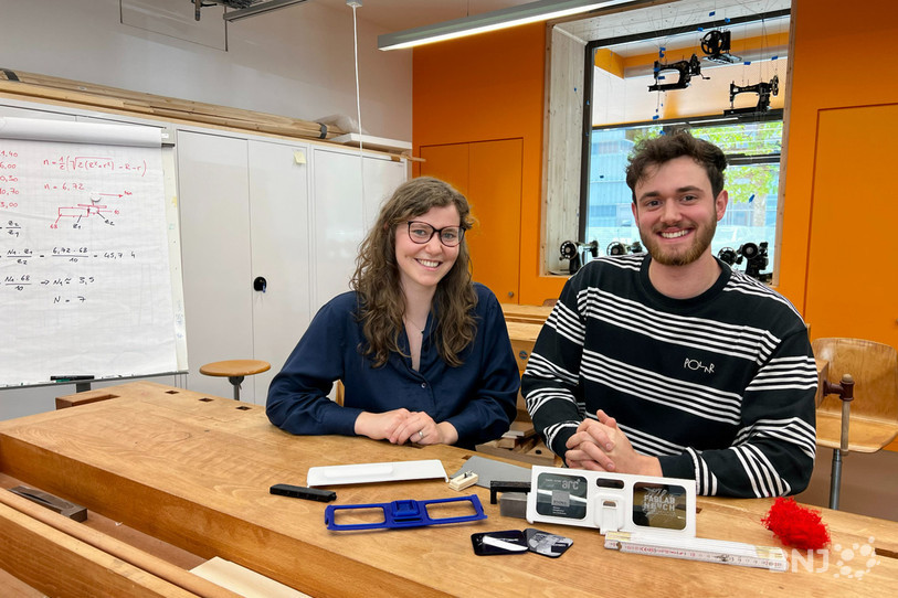 Katiane Nicolet-dit-Félix et Daniel De Assunçaõ ont conçu un accessoire facilitant l’accès à une tablette pour un enfant atteint d’hémiparésie.