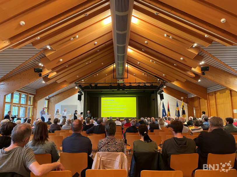 Plus de 140 personnes ont assisté à la séance d'information au public sur la fusion des communes mercredi soir. 