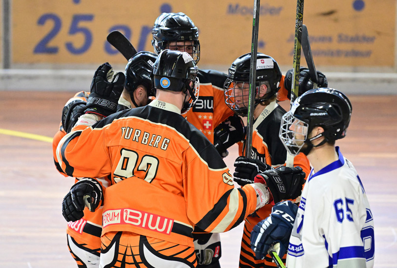 La joie du SHC Rossemaison qui se qualifie pour la finale. (photo : archives Georges Henz)
