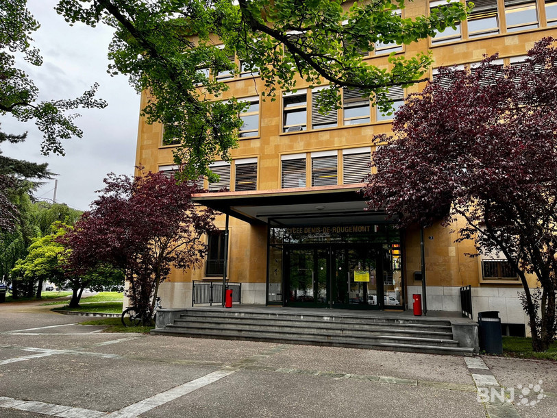 Dans son îlot de verdure de la rue Breguet, l'ancien bâtiment du Gymnase cantonal.