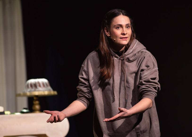 Laura Chaignat raconte son histoire avec humour, émotion et beaucoup de talent. (photo : Amélie Perrod)