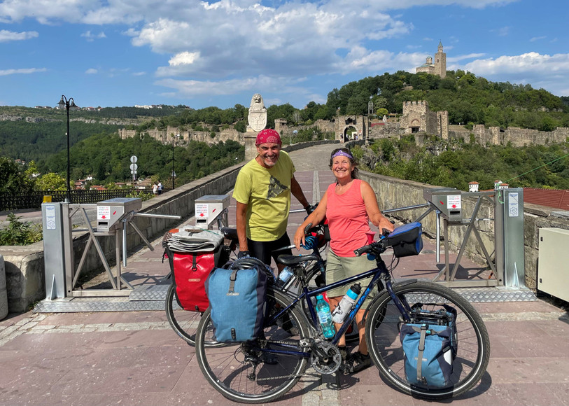 Anne-Claude et Jean-Marc Rueff ont traversé neuf pays en trois mois. Ils en ont fait un film. (Photo : A-C et J-M Rueff)