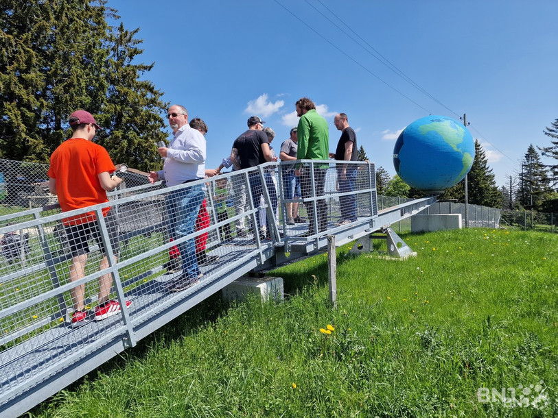 Les curieux pouvaient visiter l’éolienne, l’observatoire astronomique ou encore le PV Bench, dernière installation en date à Mont-Soleil.