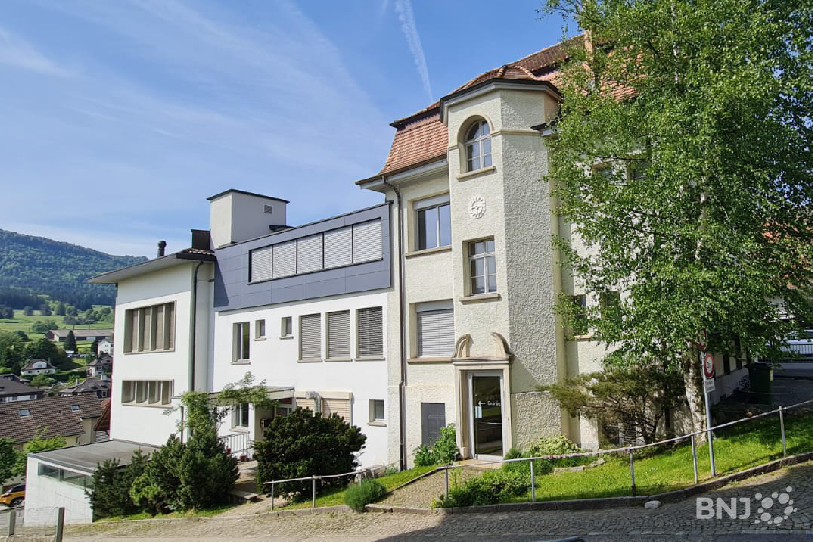 Le bâtiment situé à la rue de Bel-Air est une piste envisagée pour abriter la justice et la police à Reconvilier.