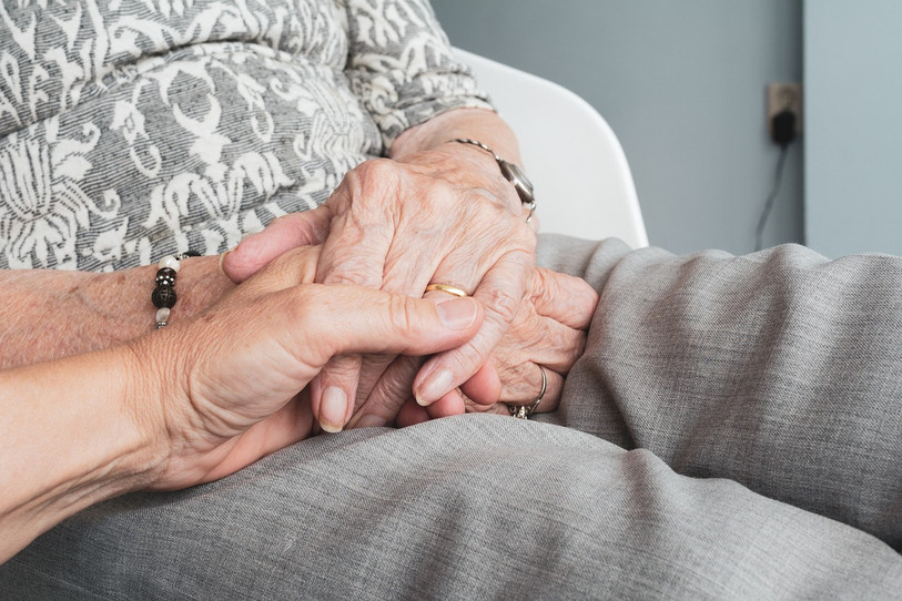 De simples gestes peuvent exprimer beaucoup de choses. (Photo libre de droit)
