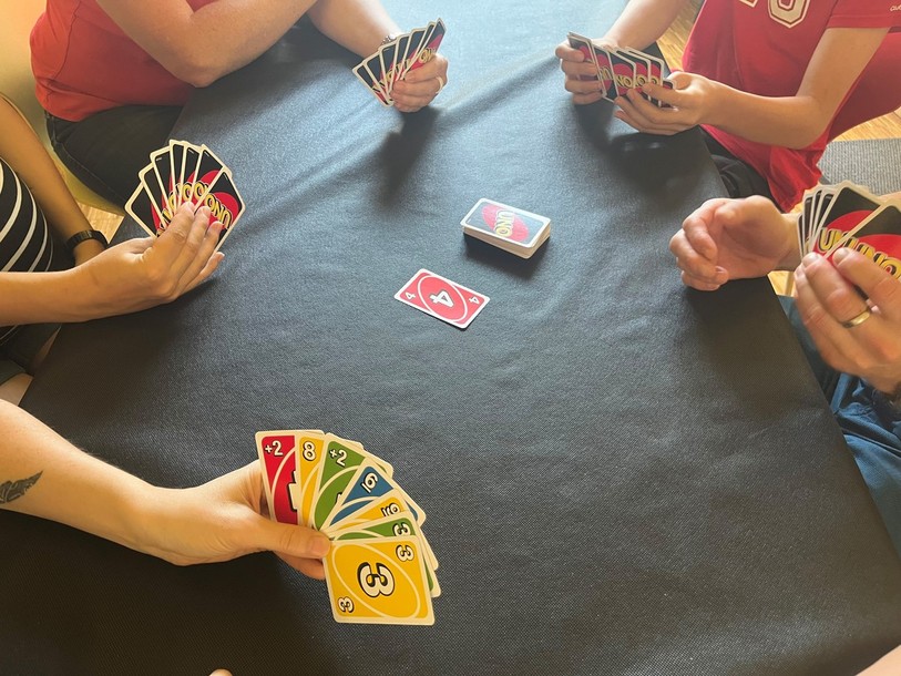 Les jeux de société permettent aux séniors de rencontrer d’autres
personnes et de passer un après-midi ailleurs qu’à la maison. (Photo : archives)