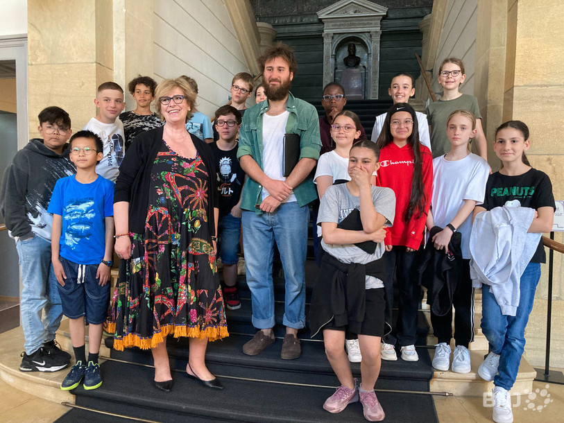 Vendredi dernier, une classe neuchâteloise a pu découvrir les oeuvres de Scarlatti en compagnie de Dorota Cybulska. Les élèves ont également rencontré une vedette du monde du clavecin en la personne de Jean Rondeau. 
