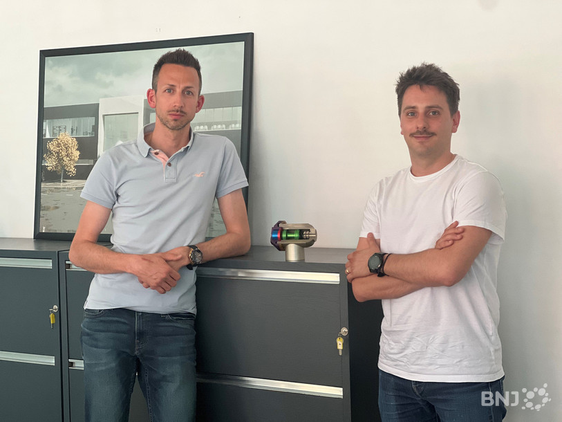 Yannick Schaller (à gauche) et Maxime Colin, respectivement directeur et directeur adjoint de l'entreprise Henri Schaller.