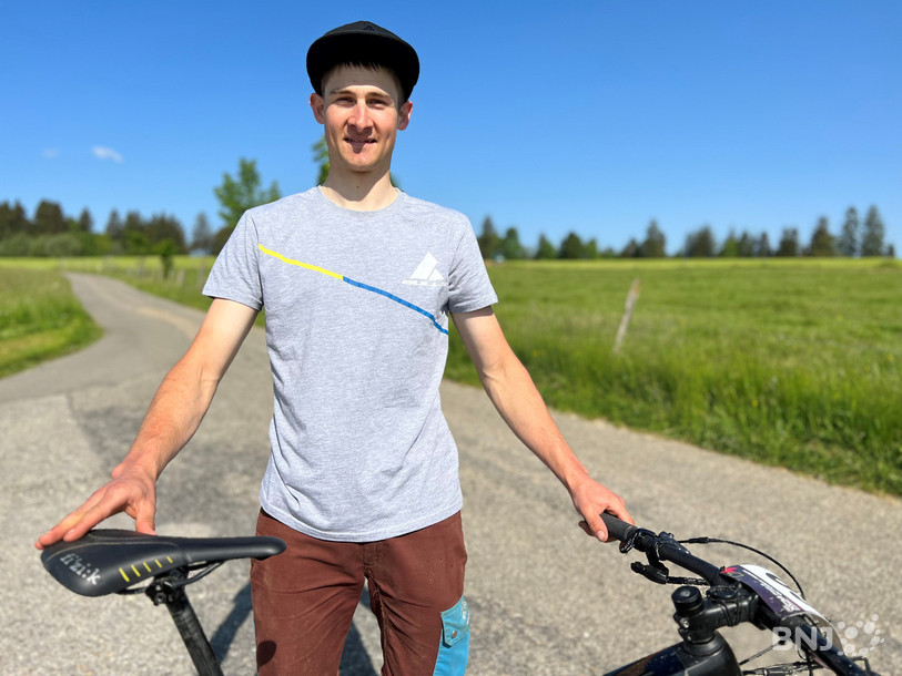 Micha Klötzli pédale dans une nouvelle aventure depuis le début de l'année.