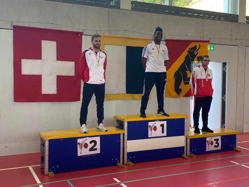 David Rouèche a pris la première place à Burgdorf. (Photo : Neuchâtel Karaté-Do) 