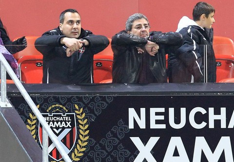 Une situation comme celle vécue sous Bulat Chagaev (au centre) en 2012 n'est pas à l'ordre du jour pour Xamax. (Photo: archives)