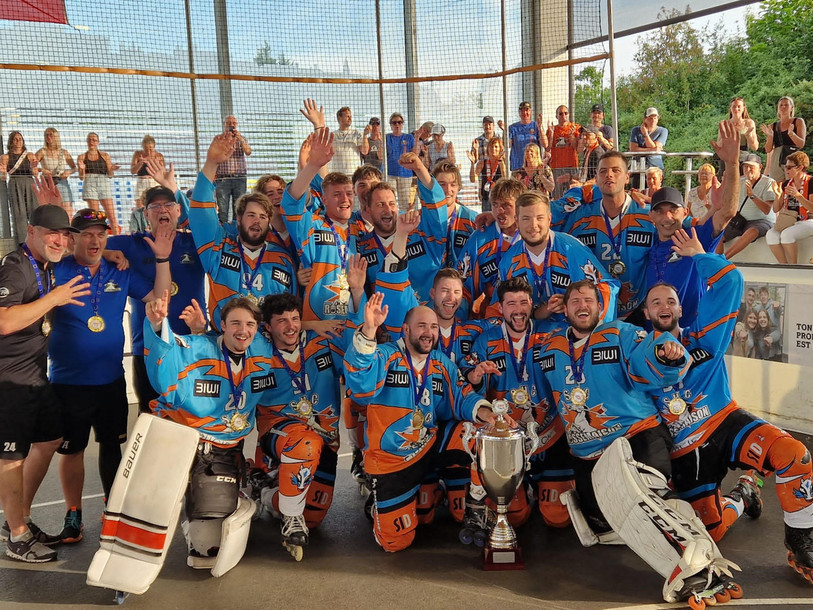 Champagne pour le SHC Rossemaison du côté d'Avenches (photo : SHC Rossemaison).