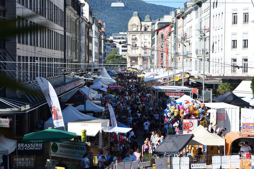 Les organisateurs de la Braderie biennoise espèrent accueillir plus de 150’000 personnes sur les trois jours de fête. (Photo : archives Georges Henz)