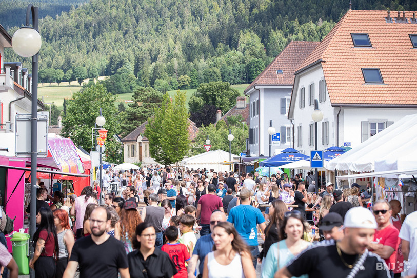 Outre le cortège de samedi après-midi, les festivités ne débuteront que dimanche cette année pour l'Abbaye. (Photos archives: Loïc Valverde)