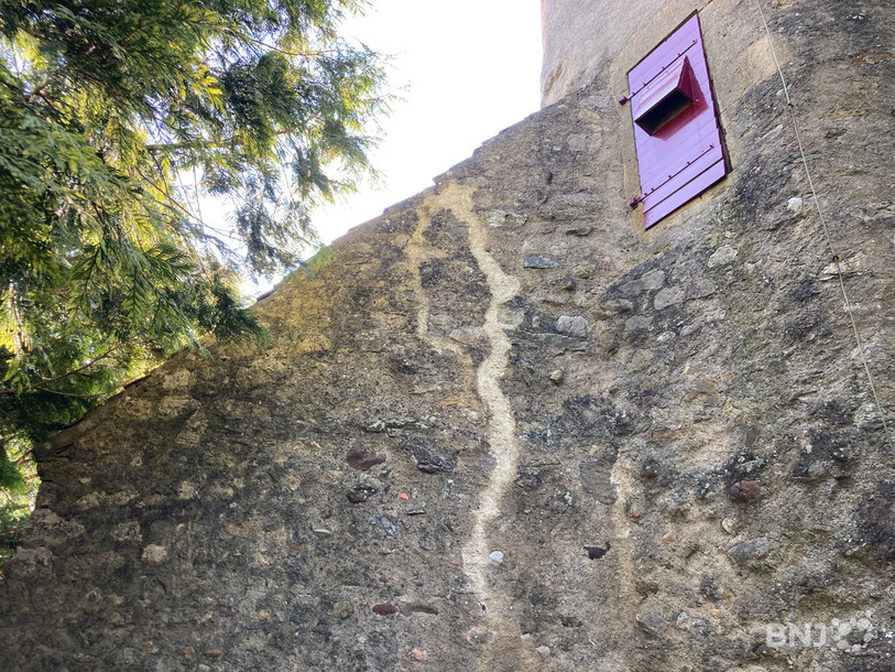 Une fissure, aujourd'hui colmatée, était déjà apparue dans la Tour Marfaux.