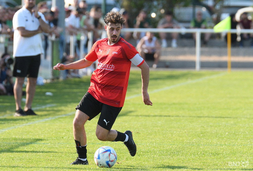 Alessio Sacconi et le FC Porrentruy sont toujours dans la course à la promotion. (Photo : archives/Georges Henz).