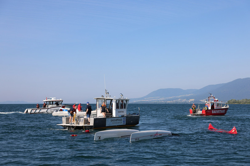 Plusieurs équipes de secours de la région et la Rega ont pris part samedi à un grand exercice de sauvetage sur le lac de Neuchâtel. (Photo : Rega)