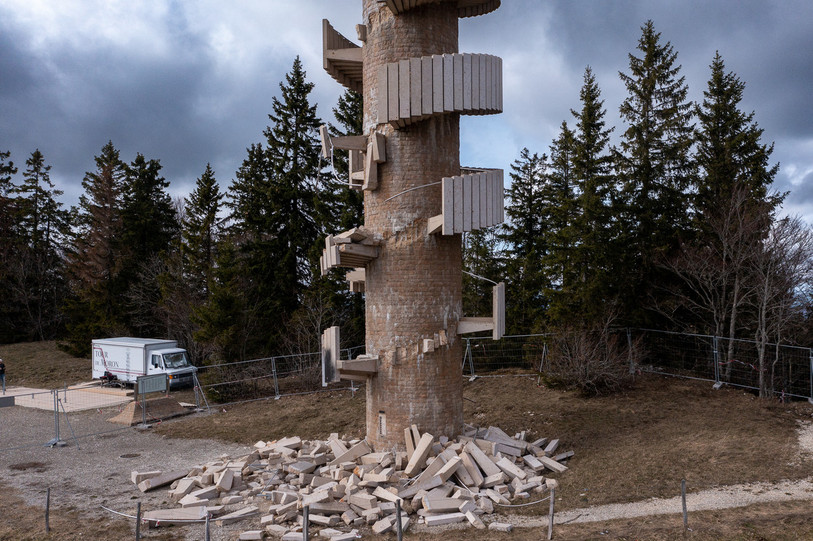 L'enquête devra établir si des infractions ont été commises lors de la construction de la tour. (Photo : Georges Henz).