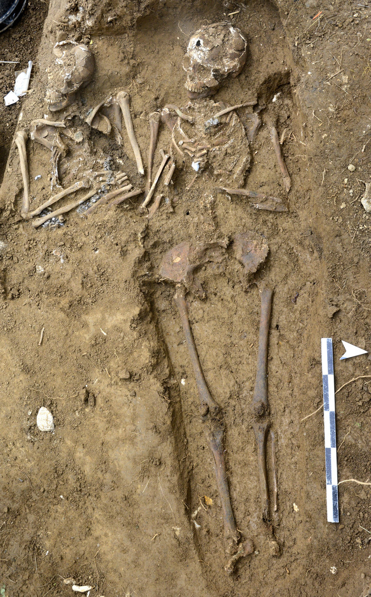 Deux inhumations liées. (Photo : Office de la culture)